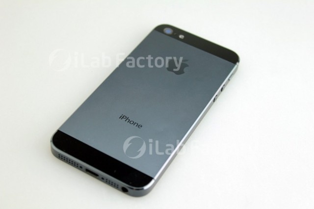 Rumoured iPhone 5 backplate appearance