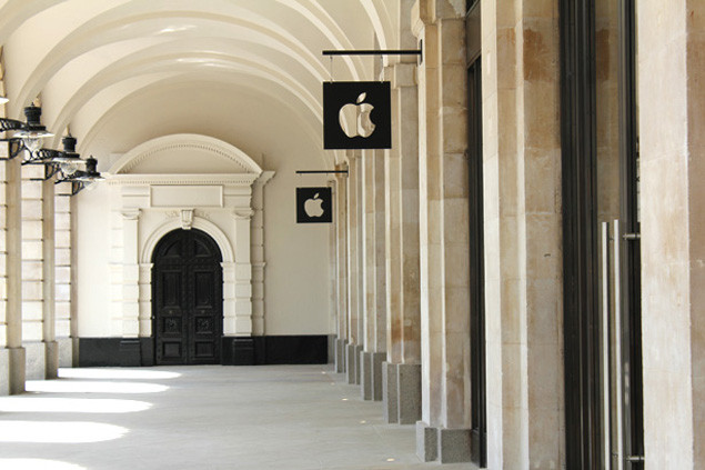 Norman foster apple redesign 0