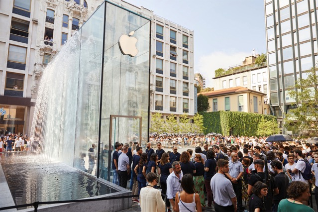 Apple milan piazza liberty piazza outdoor que 07262018 big jpg large 2x