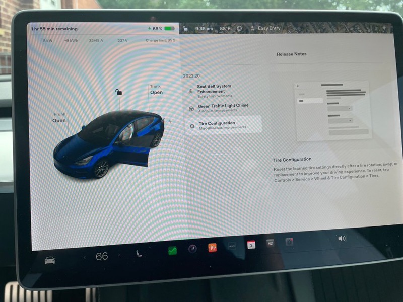 Tesla 2022.20 Update Adds Green Traffic Light Chime to All Vehicles for Free