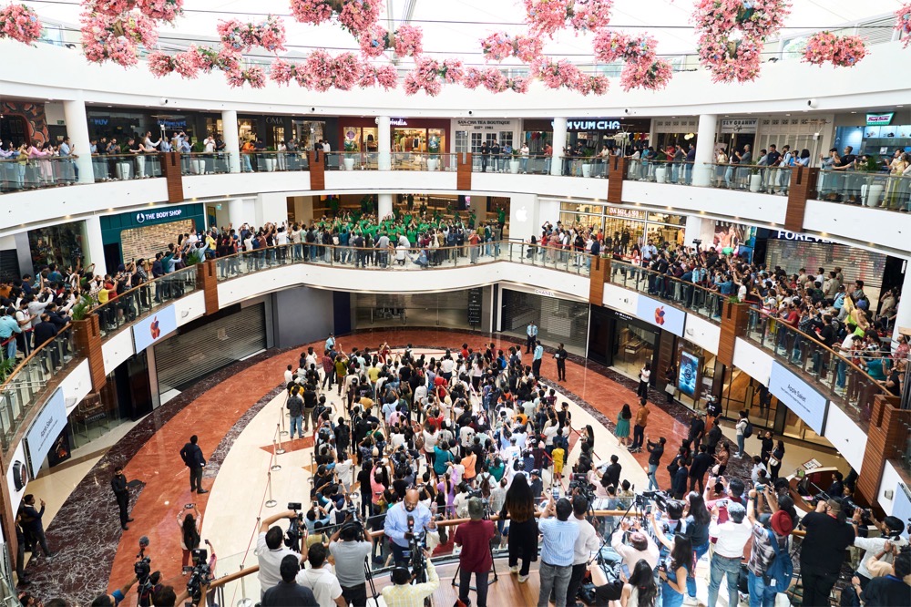 Apple Saket Delhi India opening day customers waiting in the mall big jpg large 2x