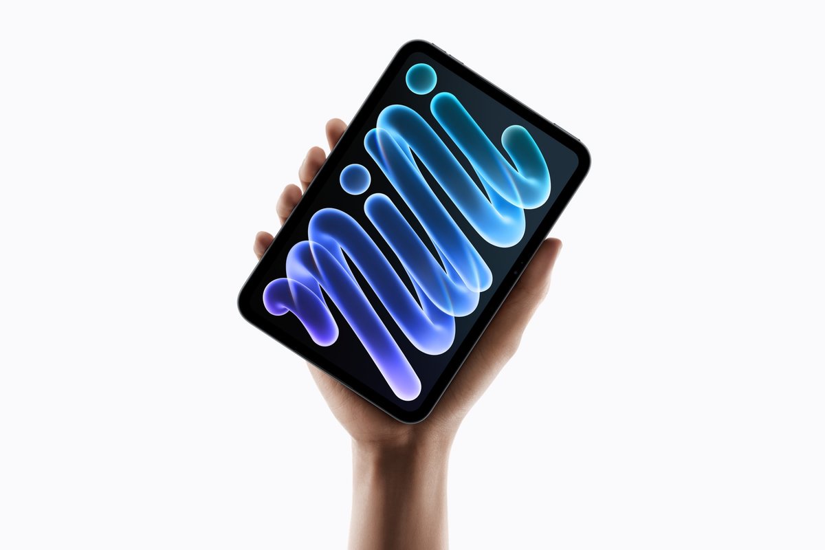 Apple iPad mini OLED | iPhone in Canada New Apple iPad mini with OLED display held in one hand